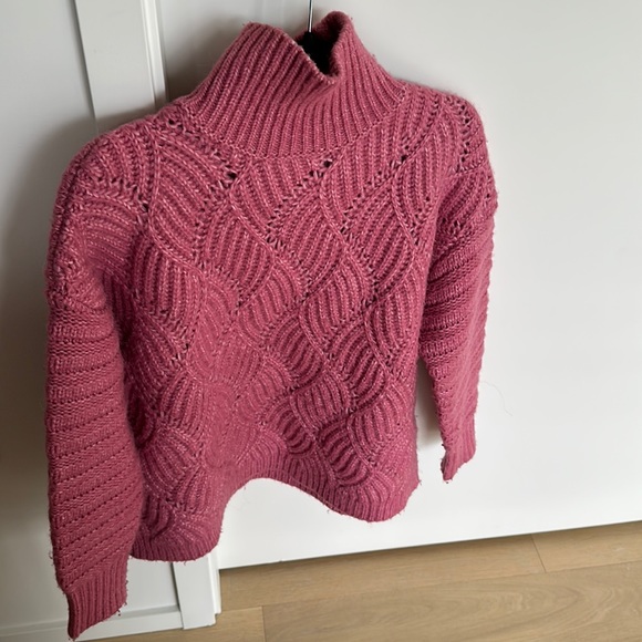 selling pink knitwear from reiss. Barely use and look new. Size xs-s - Picture 1 of 3